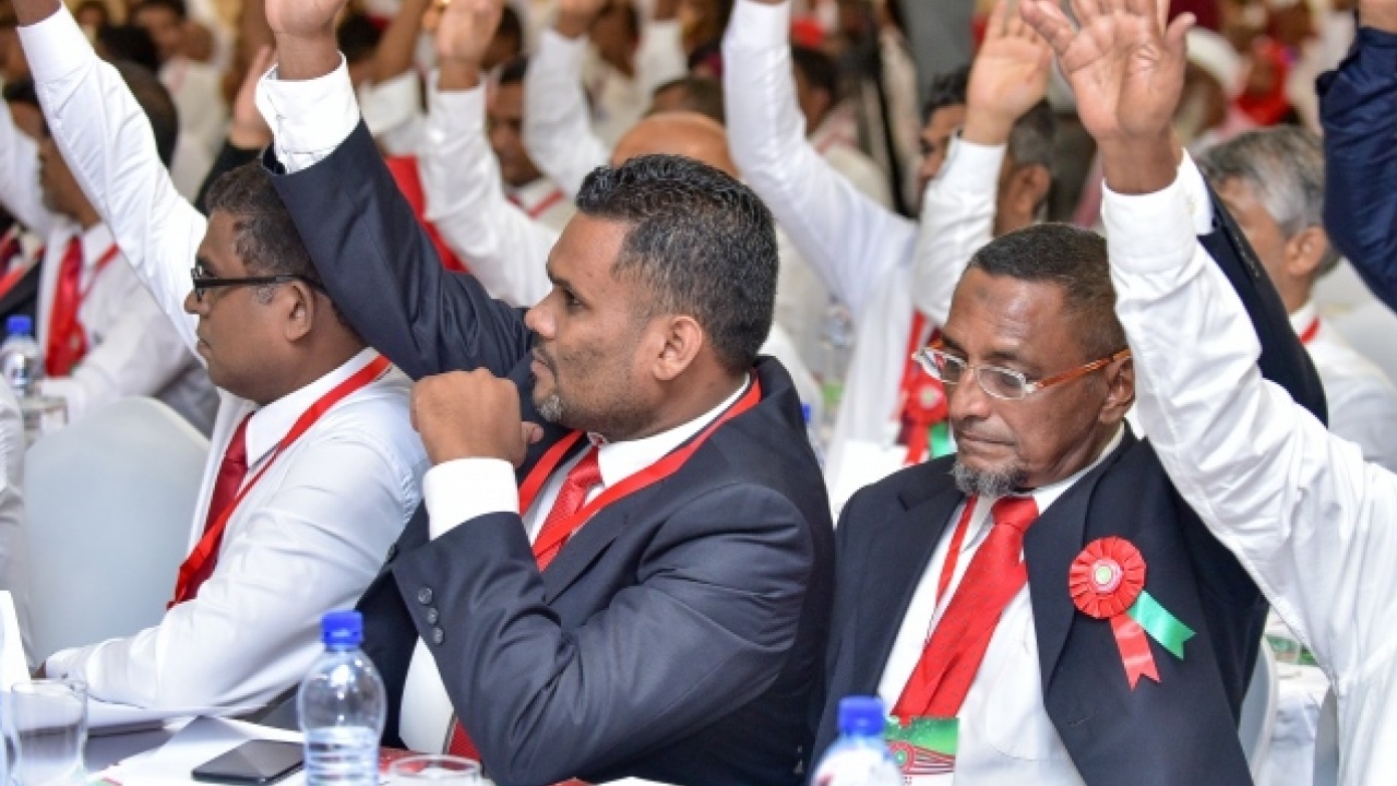 ކޮންމެ ސަރުކާރެއްގައިވެސް އިސް މަޤާމުތައް ލިބެނީ އެއްބަޔަކަށް - ސަޢުދު