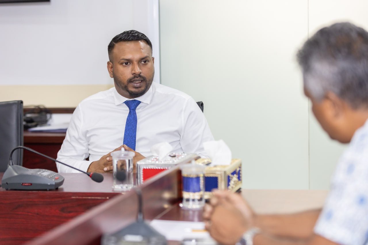 ސަރުކާރުން މާލޭ ސިޓީކައުންސިލަށް ނުފޫޒެެއް ނުފޯރުވާ: ޑެޕިއުޓީ މޭޔަރު