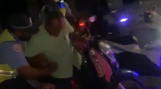 ކުޑަހުވަދޫ ދާއިރާގެ މެމްބަރު ގަދަކަމުން ހައްޔަރުކުރާ ވީޑިއޯއެއް ޢާންމުވެއްޖެ