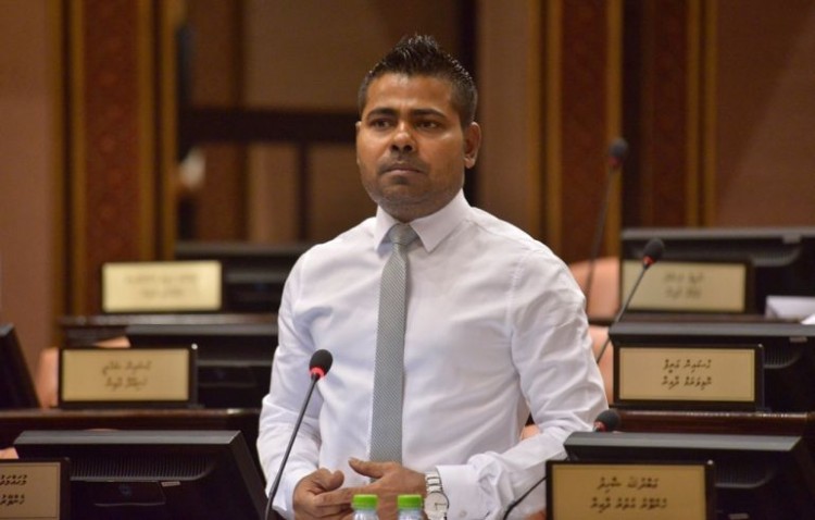 ބަރުލަމާނީ ނިޒާމު ބޮޑުތަނުން ބަލިވާނެ: ރުކުމާ