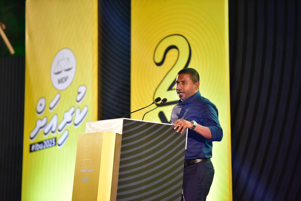 ރައީސް ނަޝީދަށް މައްސަލައަކަށްވަނީ ރައީސް ޞާލިޙް ޕަޕެޓެއްހެން ވެރިކަން ނުކުރެއްވުން: މަޙްލޫފް