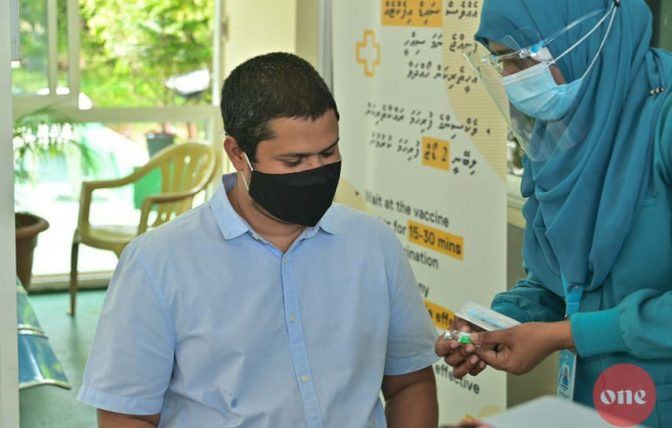 ރިސޯޓުތަކުގެ 97 އިންސައްތަ މުވައްޒަފުން ވެކްސިންގެ ފުރަތަމަ ޑޯޒް ޖަހައިފި