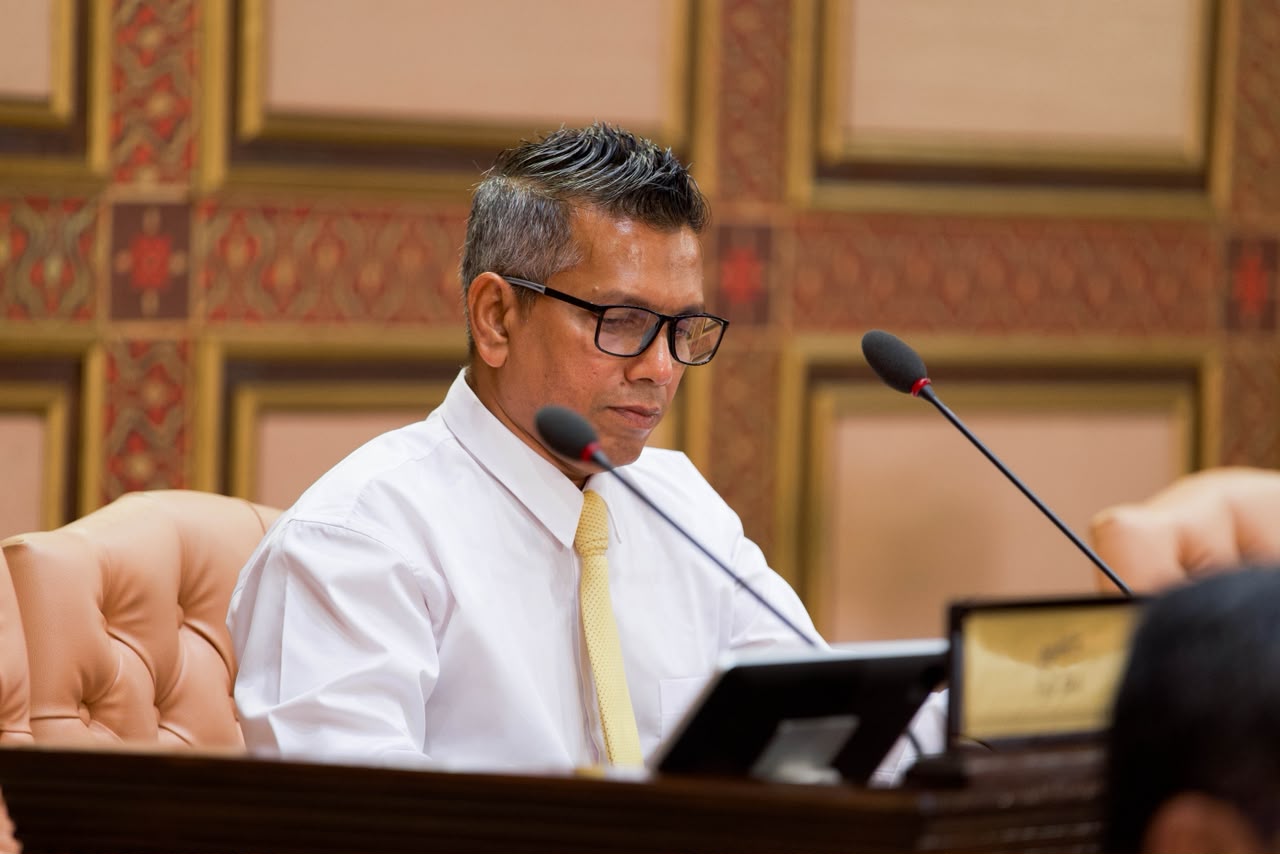 އެމްޑީޕީން އެދުނު މަޖިލީހުގެ ކޮމިޓީތަކުން ސޯބެއަށް ޖާގަ ނުދިނުމުން އިޙްތިޖާޖު ކުރި އެމްޑީޕީ 9 މެންބަރުން ތަޅުމުން ނެރެފި