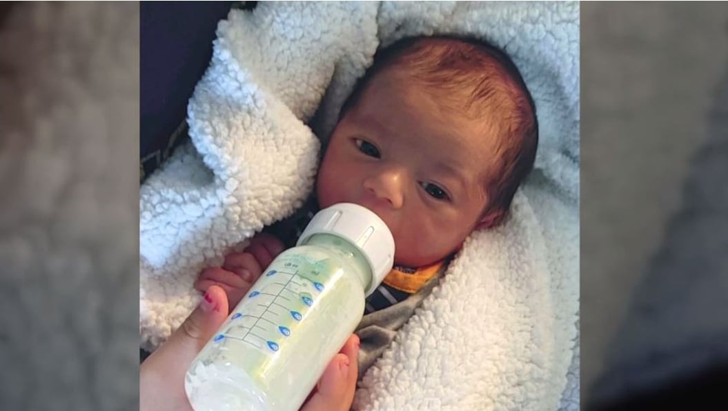 ކޮވިޑް ޖެހިފައިވާ މާބަނޑު އަންހެނަކު ދުނިޔެ ދޫކުރަންޖެހުނީ ވިހެއި ދަރިފުޅު އުރާލަން ނުލިބި