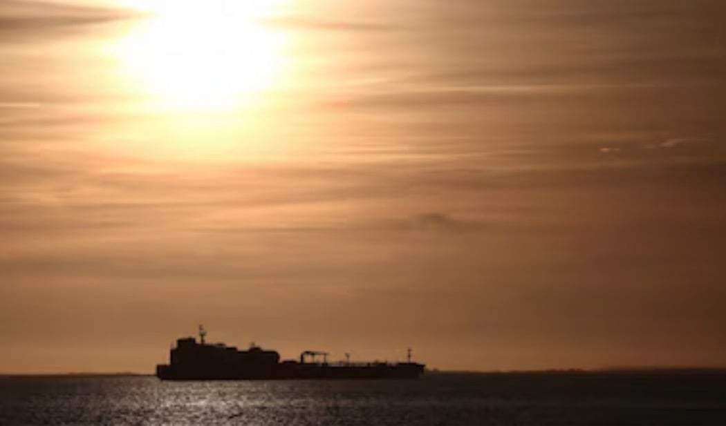 އީރާނުން, ދުބާއީ ކައިރިން ތެޔޮ ޓޭންކަރަކަށް ދިން ހަމަލާއާގުޅިގެން ތެޔޮ ލީކުވެދާނެ ކަމުގެ ބިރު ބޮޑުވެއްޖެ