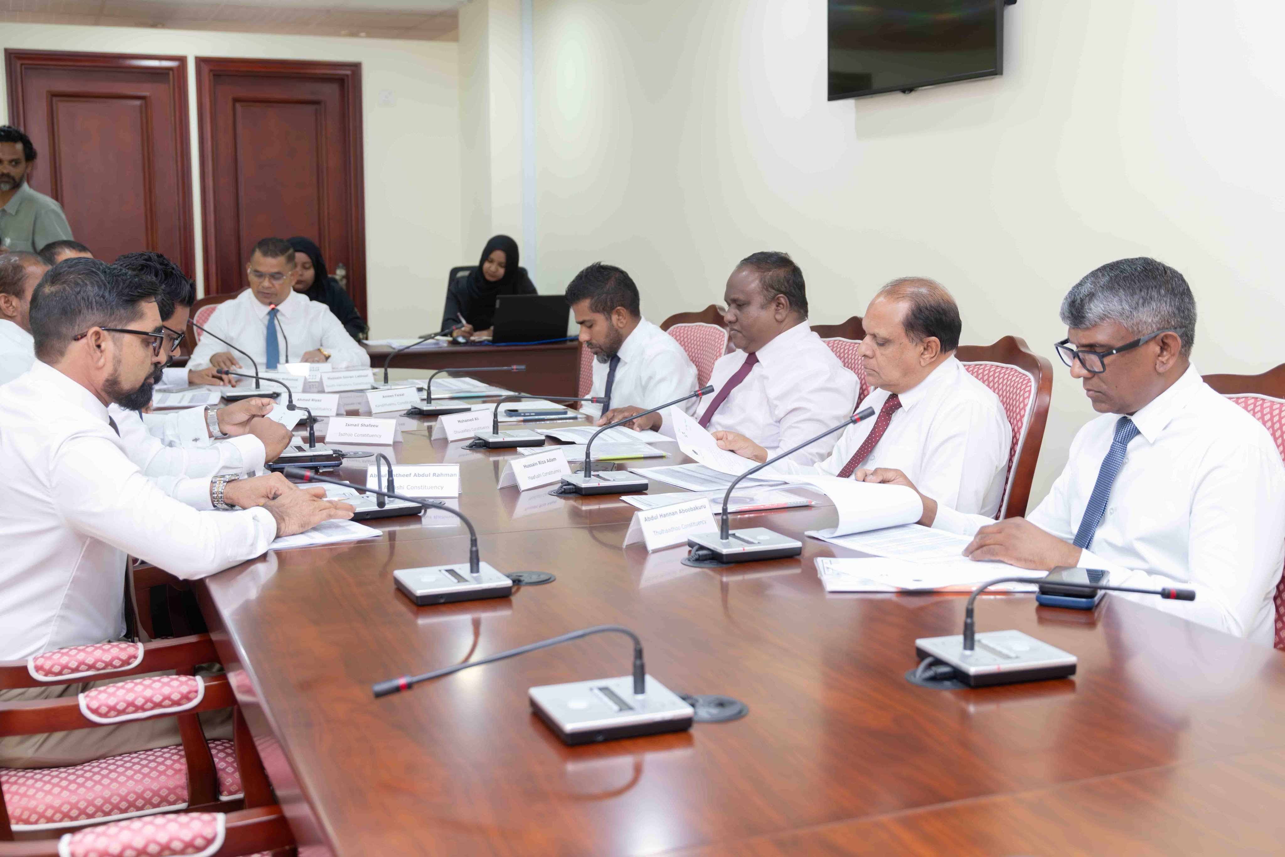 އަންނަ އަހަރަށް މަޖިލީހުގެ ބަޖެޓުގެ ގޮތުގައި 227 މިލިއަން ރުފިޔާ ކަނޑައެޅުމަށް ފާސްކޮށްފި