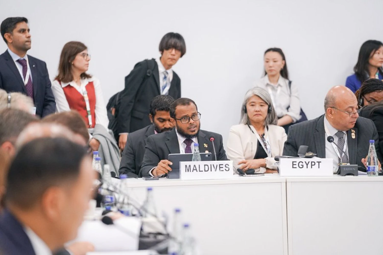 ތިމާވެށީގެ އެހީގެ ނިޒާމުތައް ބައްޓަންކުރަންވާނީ ކުދި ޖަޒީރާ ޤައުމުތަކުގެ ހާލަތަށް ރިއާޔަތްކޮށް: މިނިސްޓަރު ޝަރީފް