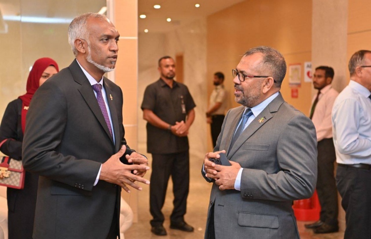 މި މަހުގެ ނިޔަލަށް ޑޮލަރުގެ މައްސަލައަށް ލުޔެއް ލިބޭނެކަމުގެ އިޝާރާތެއް ރައީސް ދެއްވައިފި