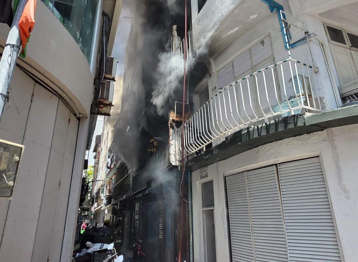 މާލޭ ގެއެއްގައި މިއަދު އަލިފާން ރޯވުމުގެ ކުރިން މީހަކު އެގެއަށް ވަންނަ މަންޒަރު ފެންނަ ސީސީޓީވީ ފޫޓޭޖެއް