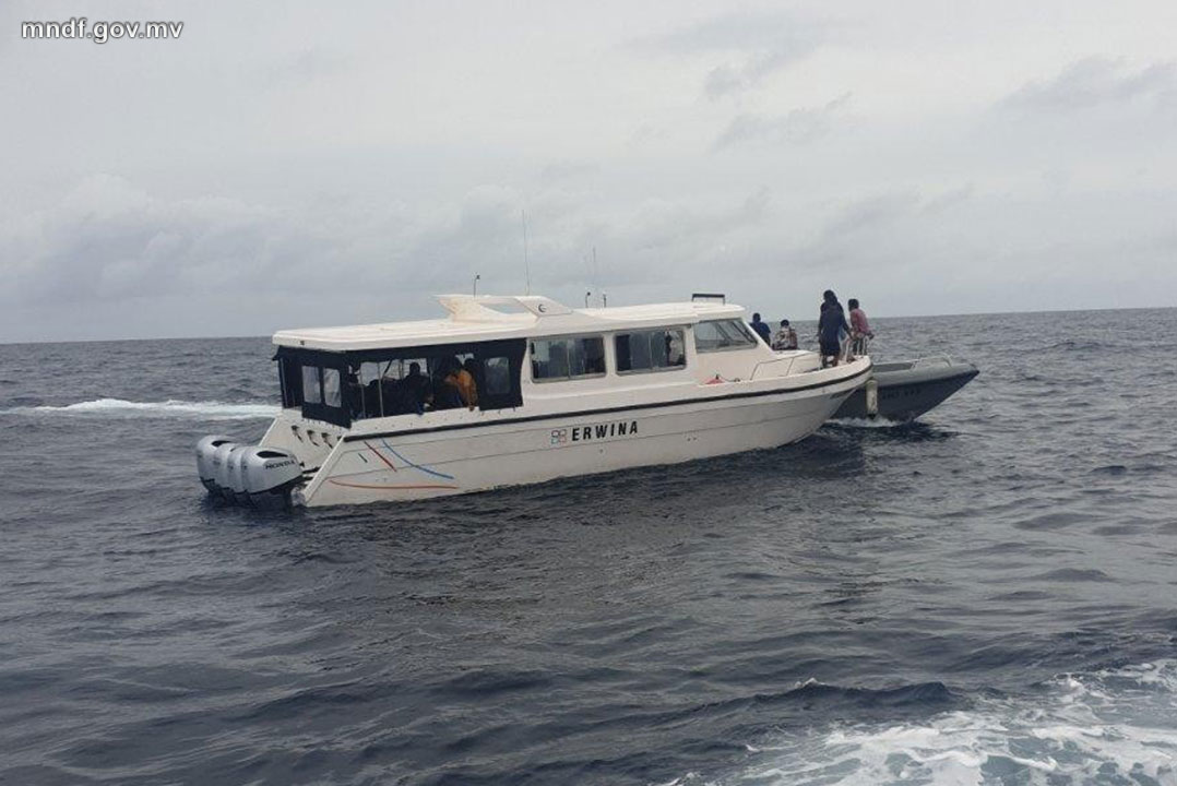 މާލެ ދަތުރުކުރަމުން ދިޔަ ލޯންޗެއް ތެޔޮހުސްވެގެން އެމްއެންޑީއެފުން އެހީތެރިވެއްޖެ