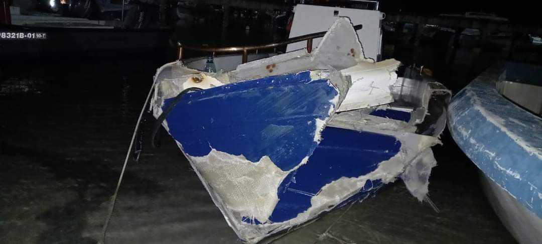 ނުރައްކާތެރި ލޯންޗް އެކްސިޑެންޓެއް ހިނގައި، 4 މީހަކަށް ހޮސްޕިޓަލްގައި ފަރުވާދެނީ