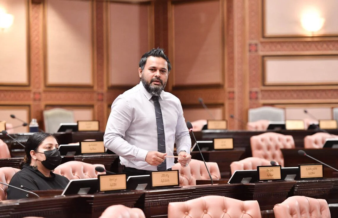 ރީ ބްރޯޑްކާސްޓް ކުރުން ހަނިކުރާ ގަވާއިދު އިސްލާހުކުރަން މެންބަރުން ގޮވާލައްވައިފި