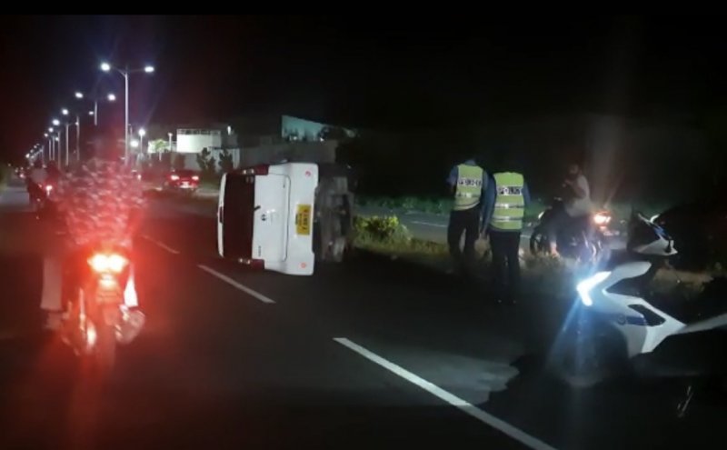 ހުޅުމާލޭގައި ކާރެއް ފުރޮޅާލައި ހިނގި އެކްސިޑެންޓެއްގައި ޑްރައިވަރަށް އަނިޔާވެއްޖެ