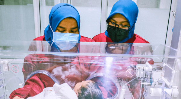 އަލަށް އުފަންވާ ކުދިންނަށް ފަރުވާދޭ ނަރުހުން ތަމްރީނުކުރާ ކޮންފަރެންސެއް ބާއްވަނީ