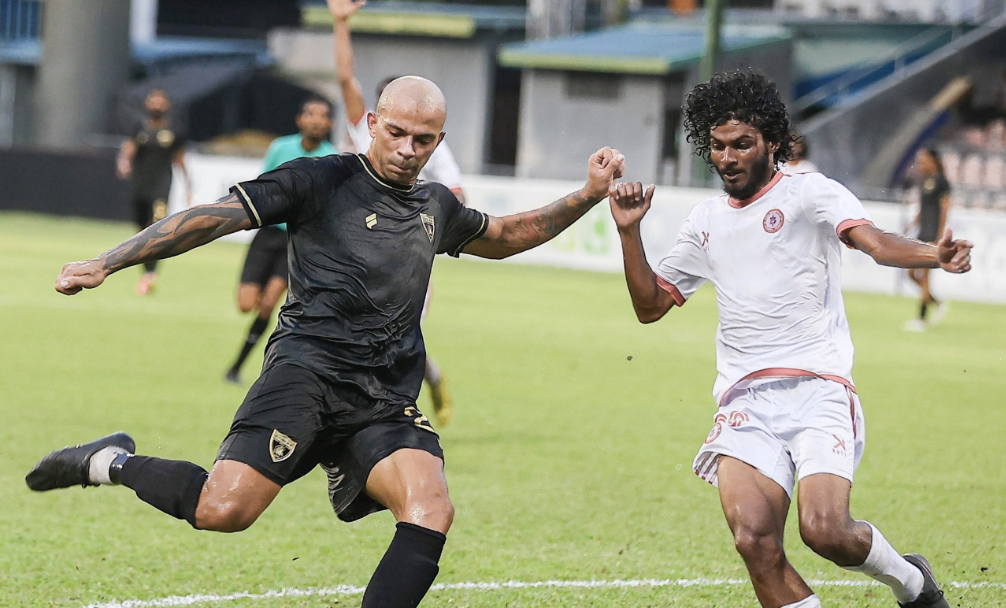 ބުރު ބަލިކޮށް އީގަލްސް ފައިނަލަށް