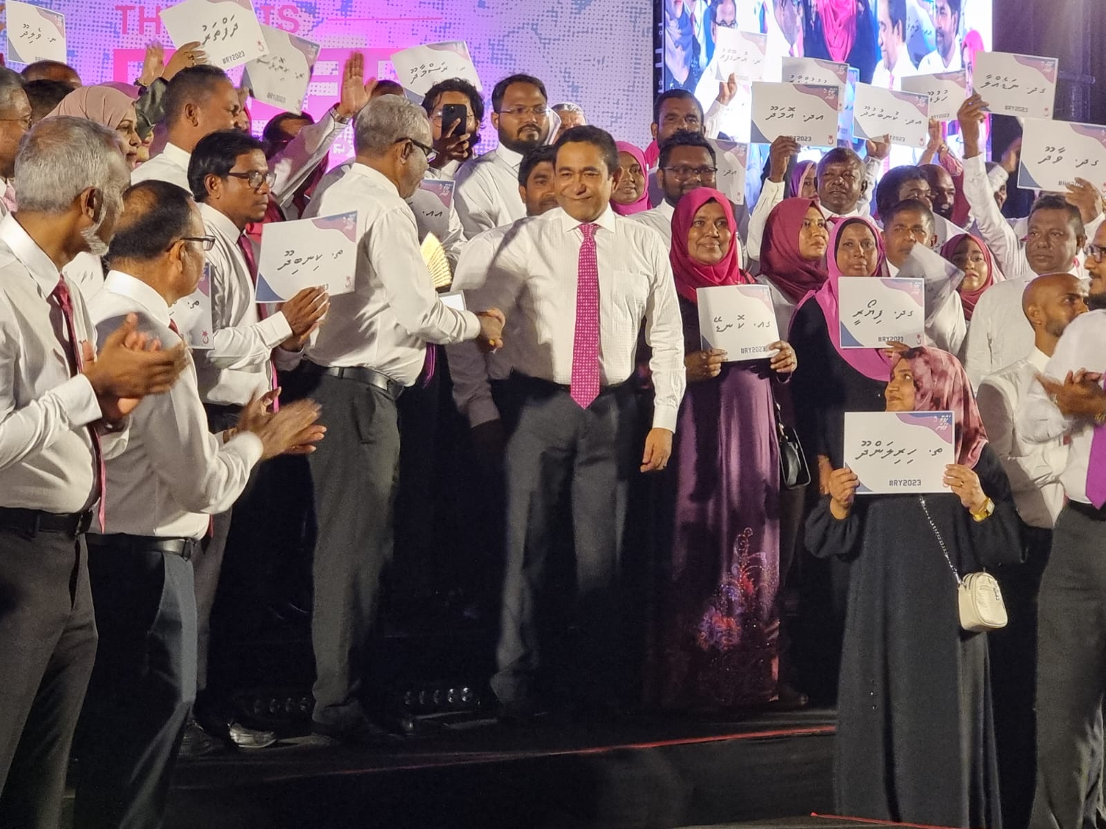 ޕީޕިއެމްގެ ރިޔާސީ ޓިކެޓް ރަސްމީކޮށް ރައީސް ޔާމިނަށް އަރުވައިފި