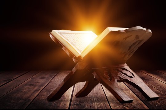 ސުވަރުގޭގެ އަހުލުވެރީންކަމުގައި ކަނޑައެޅޭނީ މިދުނިޔޭގައި މާތް ﷲ އަށް ޙަމްދުކުރުމާއި އެކަލާނގެ ކިބްރިޔާވަންތަކަމުގެ ތެރެއަށް ފީނައިގެންއުޅޭ މީހުންނެވެ.