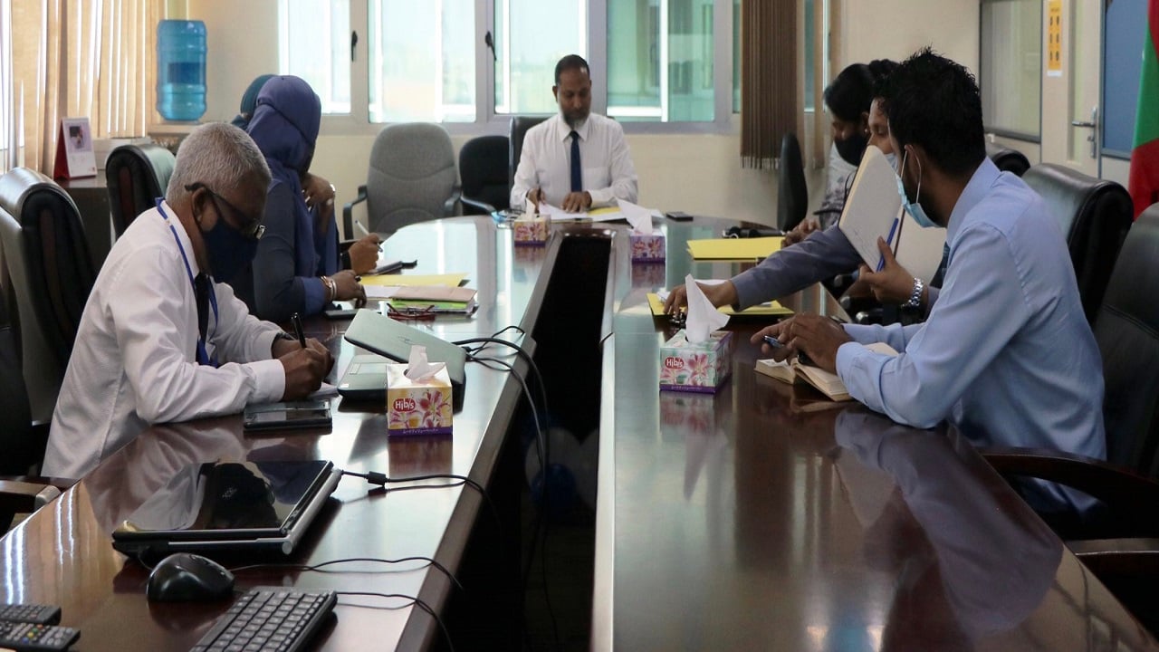 މިސްކިތްތަކުގައި ނިދާ ކައިބޮއި ހަދާ މައްސަލައަށް ހައްލެއް ހޯދަނީ