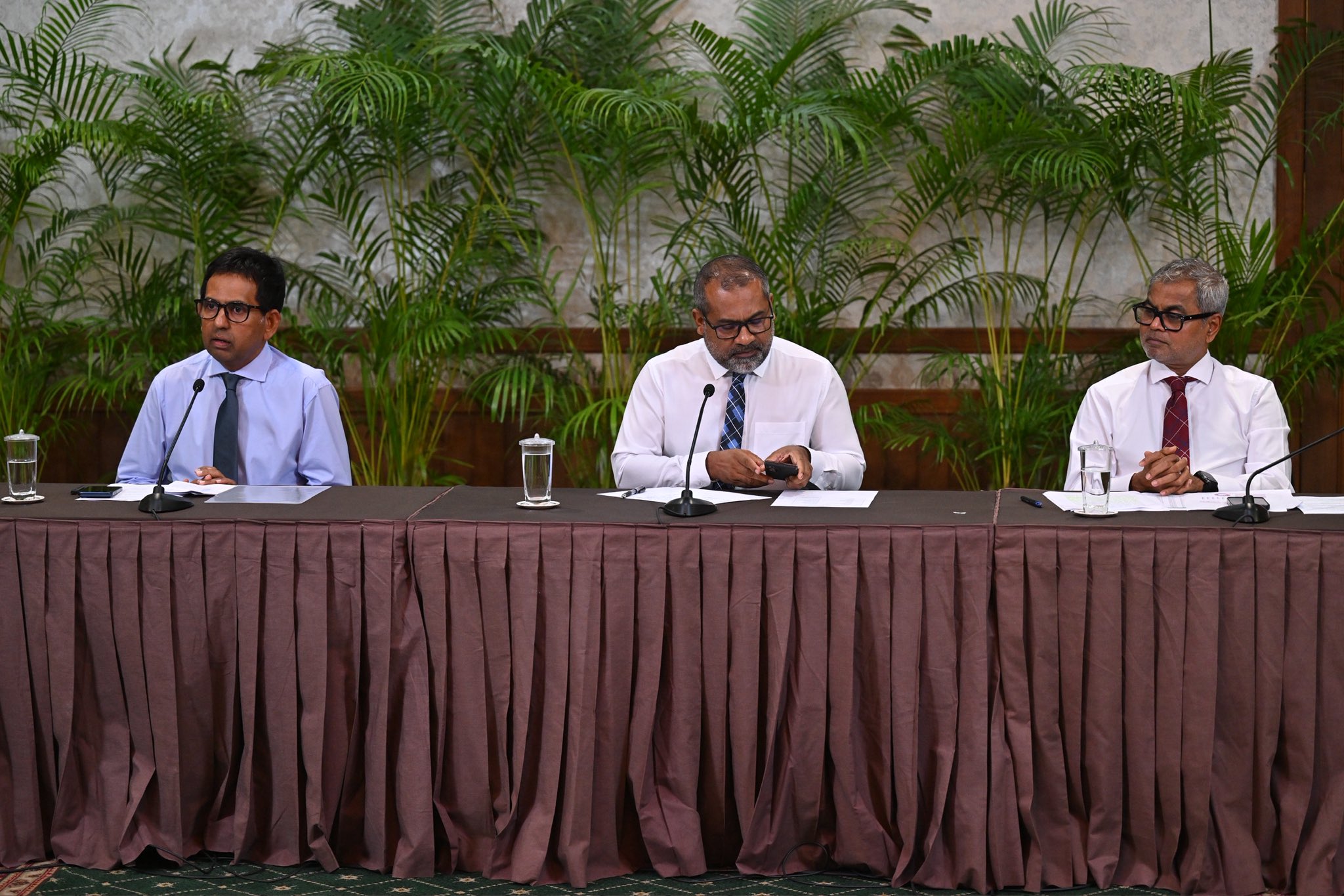 ކަރަންޓާއި ގޭހުގެ އަގުބޮޑުކުރުމުގެ ވިސްނުމެއް ނެތް: ކްރައިސިސް ކޮމިޓީ