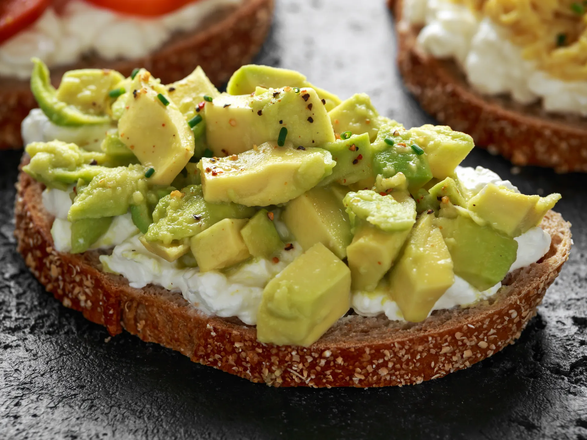 ކެއުމުގައި ޕްރޮޓީން އިތުރުކުރުމަށް ކުރެވިދާނެ ފަސޭހަ 17 ގޮތެއް