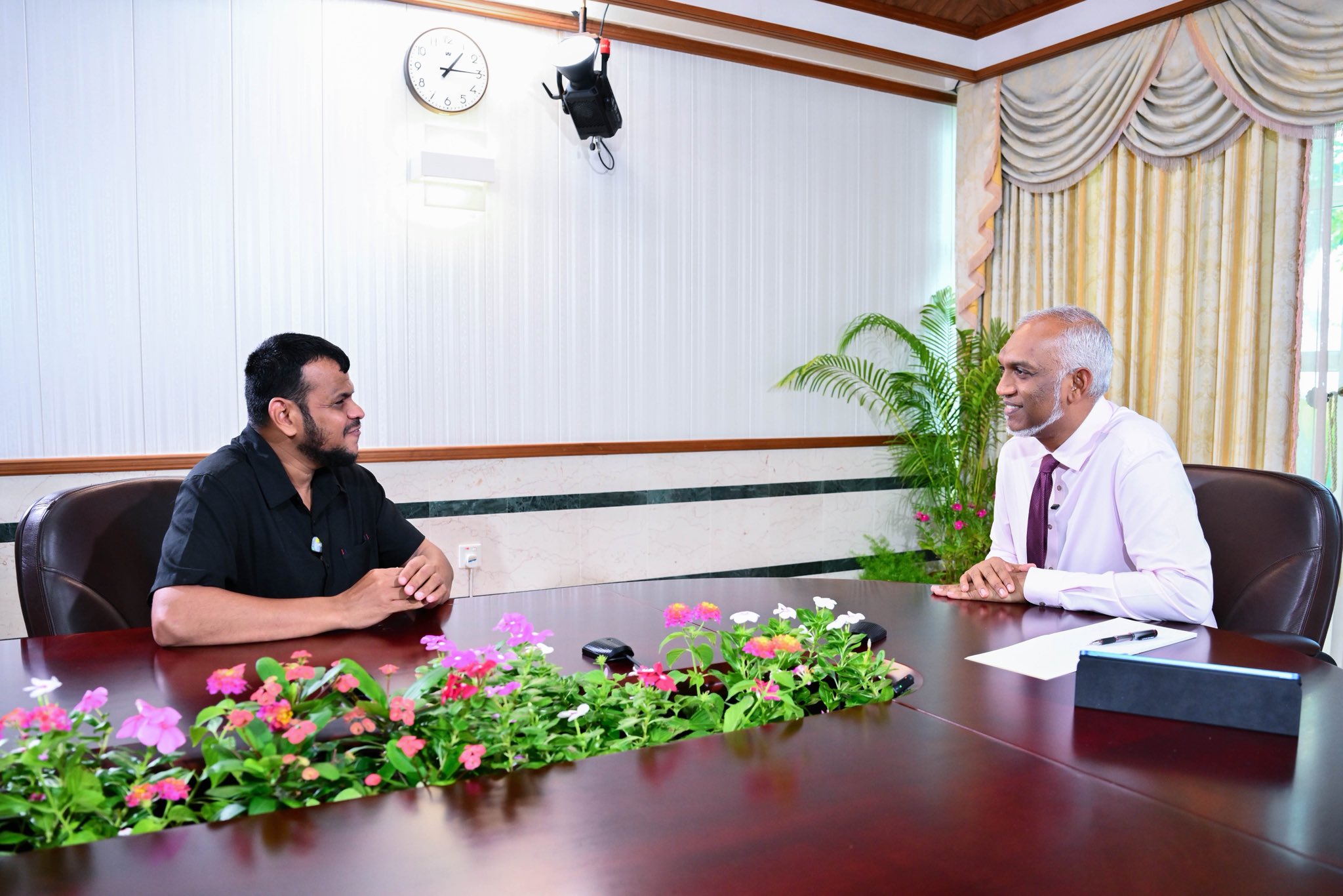 އޮންލައިން ވިޔަފާރިތަކަށް ހުރި ދަތިތައް ހައްލުކުރުމަށް ރެއާއި ދުވާލު މަސައްކަތް ކުރަން: ރައީސް