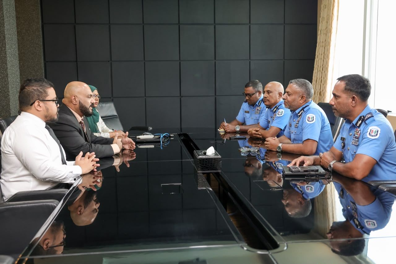 މާލެ ސަރަހައްދުގެ ޓްރެފިކް މައްސަލަތައް ހައްލުކުރުމަށް ސީޕީ އާއި ޓްރާންސްޕޯޓް އޮފީހުގެ ސީއީއޯ މަޝްވަރާކުރައްވައިފި