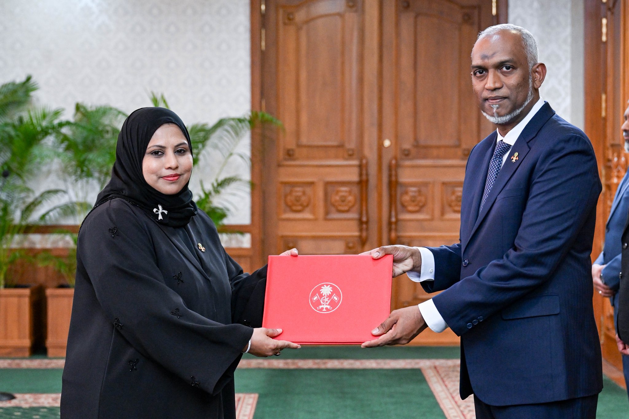 އެންމެ ބޮޑެތި ފާޑުކިޔުންތައް އަމާޒުވި ހީނާ އަށް މިނިސްޓަރުކަން: 'މީ އާއްމު ރައްޔިތުން ބަލައިގަންނާނެ ކަމެއް ނޫން'