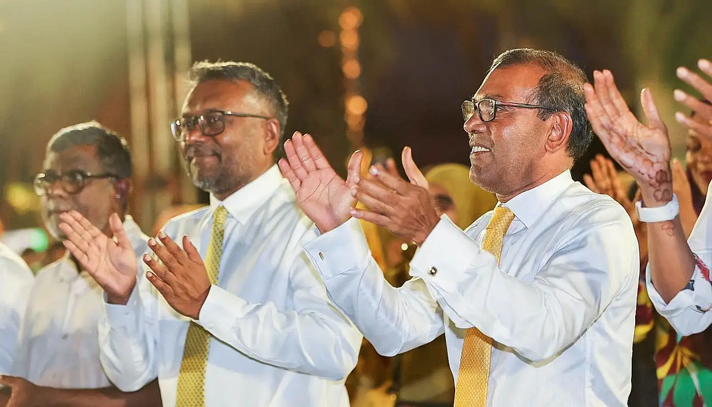 ރަނގަޅު މިސްރާބަކަށް ދެވެން އޮތީ ރައީސް ނަޝީދު އެމްޑީޕީއާ ހަވާލުވެގެން: ފައްޔާޒް