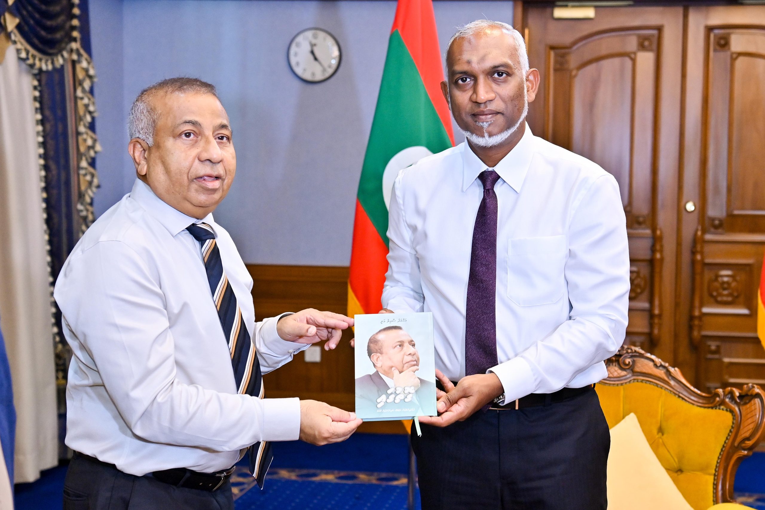 ފުޢާދު ތައުފީޤުގެ ބަޔޯގްރަފީ ރައީސުލްޖުމްހޫރިއްޔާއަށް ވެދުން ކުރަށްވައިފި
