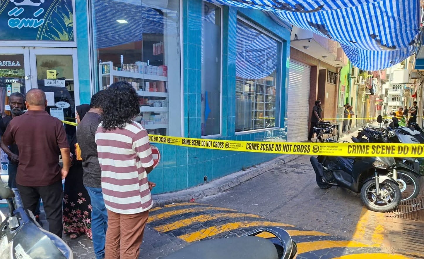 މާފަންނު ގެއެއްގެ ތެރޭގައި މީހަކު ނިޔާވެފައި އޮއްވާ ފެނިއްޖެ