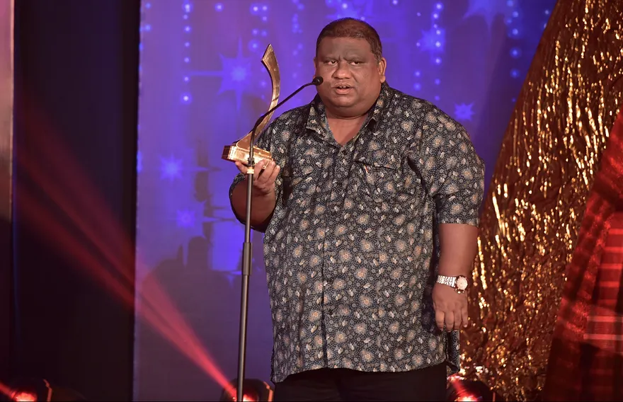 މަޝްހޫރު ޑައިރެކްޓަރު އަމްޖޭގެ ސިއްހީ ހާލަތު ގޯސްވެ ޓްރީޓޮޕް ހޮސްޕިޓަލުގައި ފަރުވާދެނީ