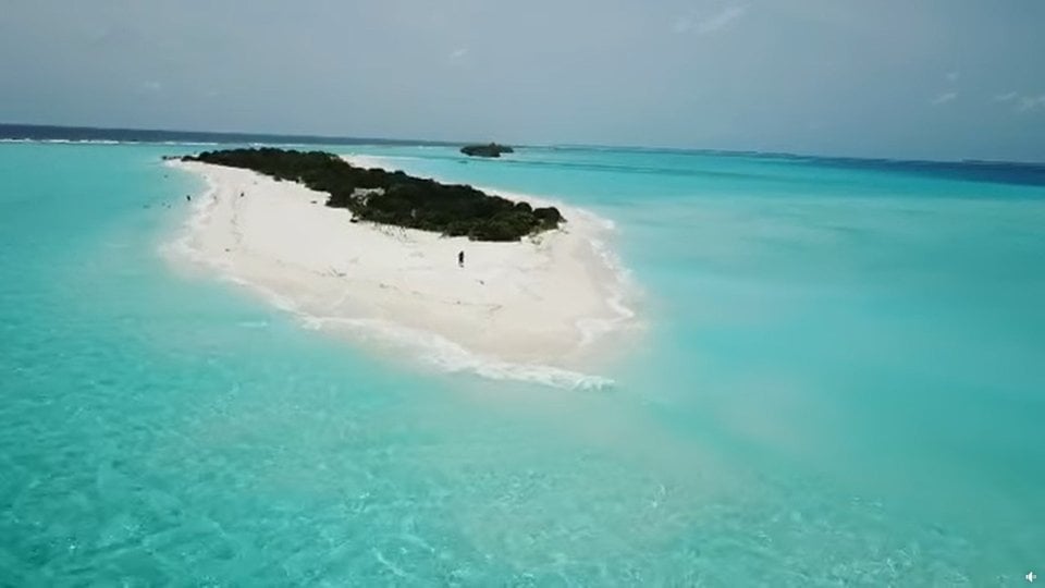 ކަނޑާލި ފިނޮޅު ވަށަފަރުގެ ބަޔަކަށް، އަދި އުނގުލު އުނގޫފާރުގެ ބަޔަކަށް ހަމަޖައްސައިފި