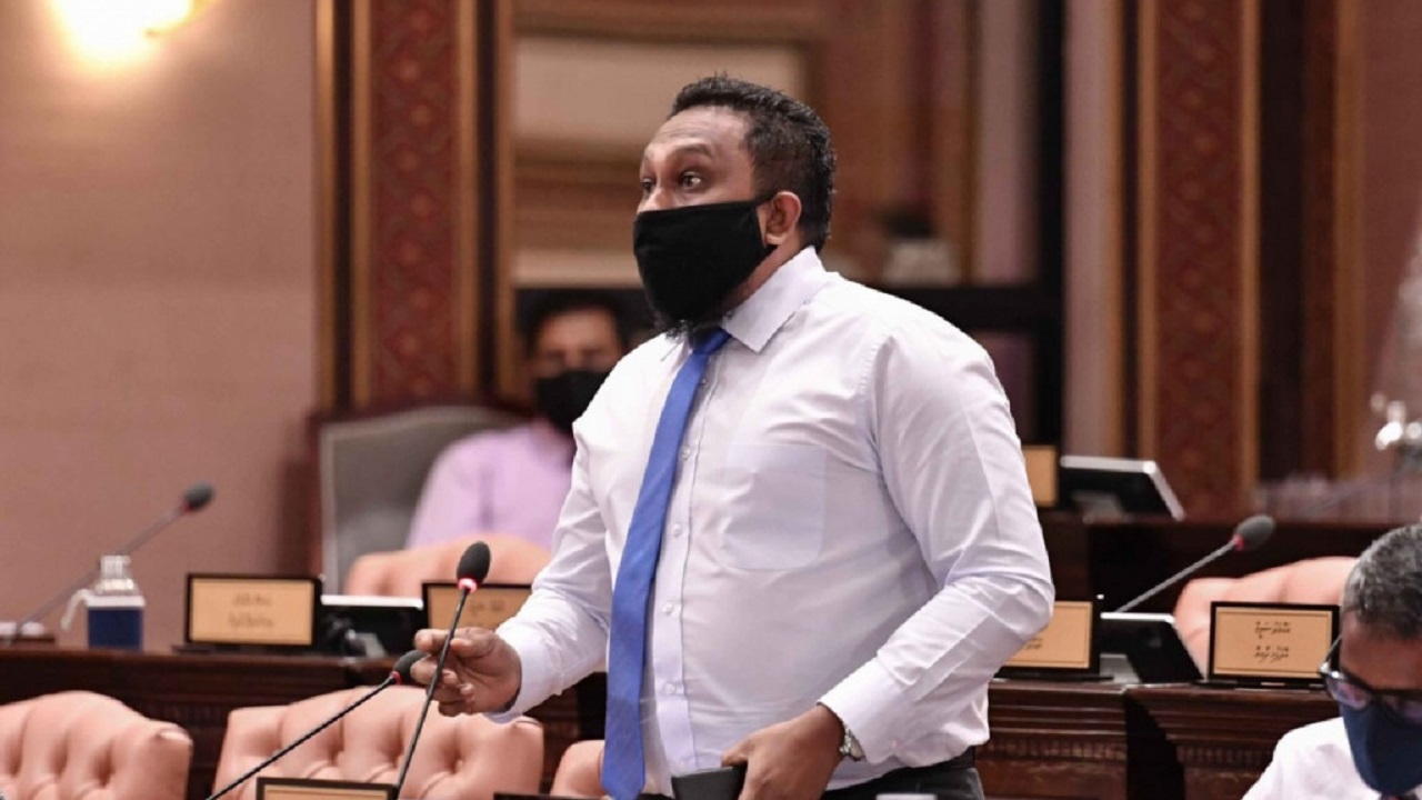 ޒުވާނުން ބޭނުންވަނީ ނިއުރޭޑިއަންޓާ ވިކްޓްރީ ގަލޮޅު ދަނޑުގައި ކުޅެން - މޮސްޓާ