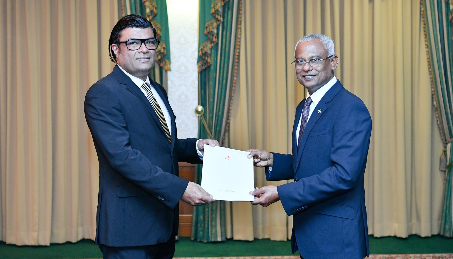 އުމަރާއި ޙަސަން ޞާބިރު ސަފީރުކަމަށް ޢައްޔަނުކުރުމަށް މަޖިލީހުން ފާސްކޮށްފި