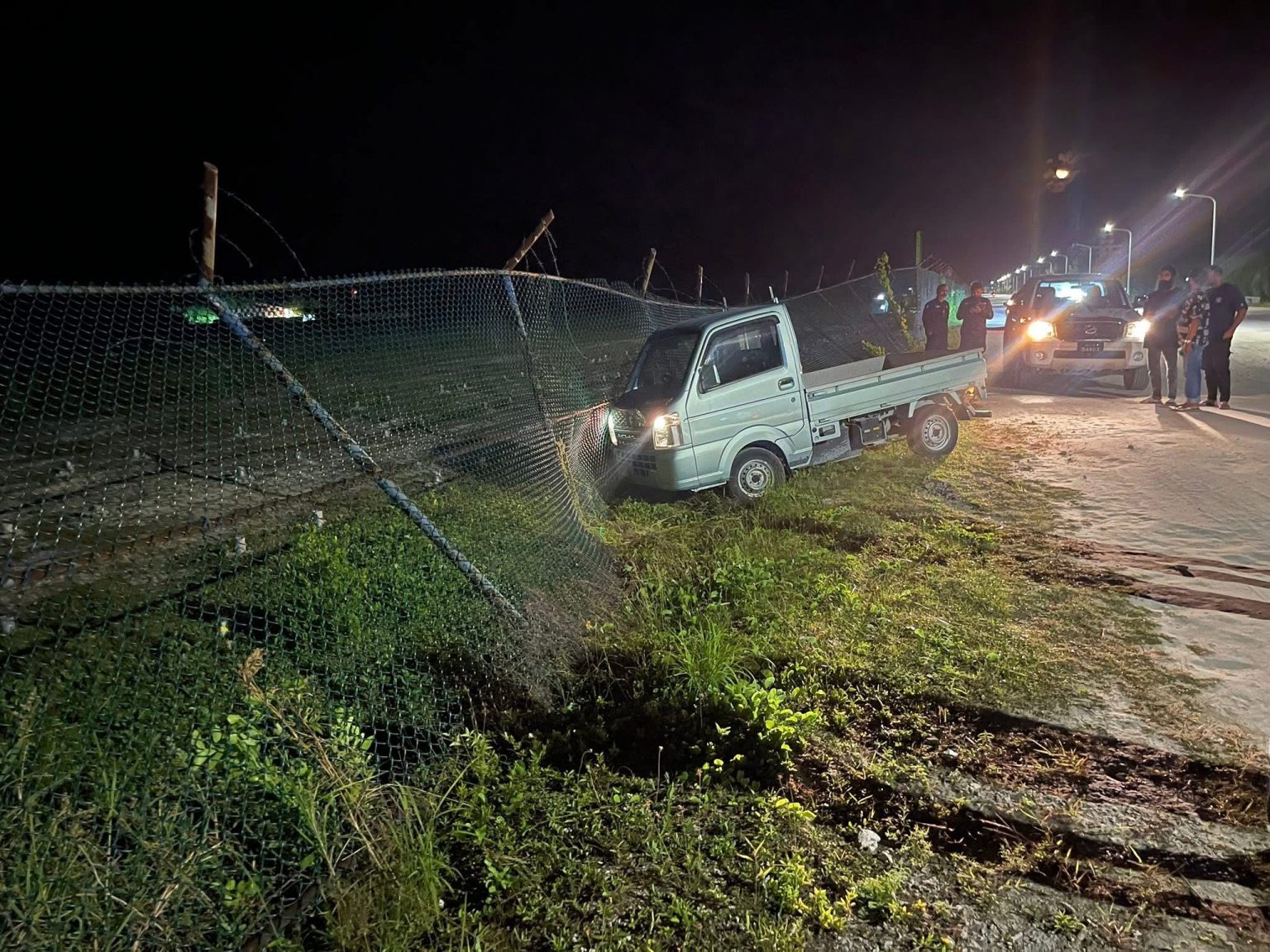 އަނެއްކާވެސް ކުޅުދުއްފުށީގައި ޕިކަޕެއް އެއާޕޯޓް ފެންސަށް އަރައިފި