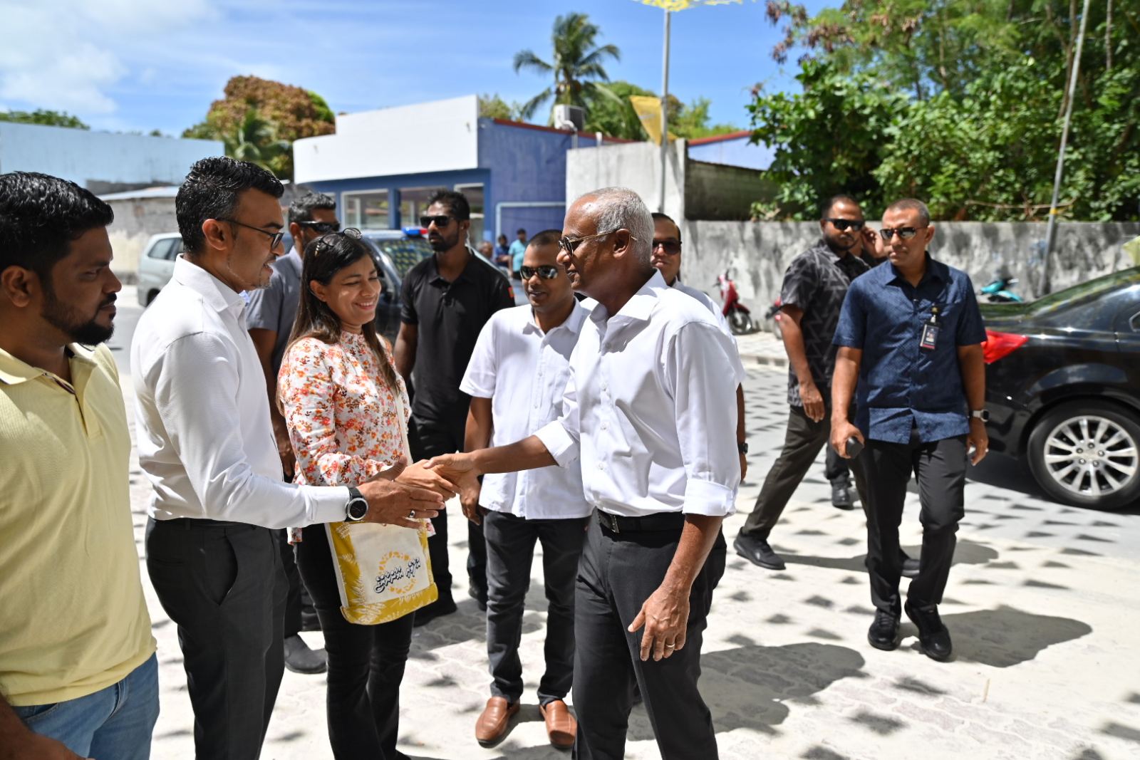 ހިތަދޫ އެމްޑީޕީ ކެމްޕެއިން ޓީމާއި ރައީސް ޞާލިޙު ބައްދަލުކުރައްވައިފި