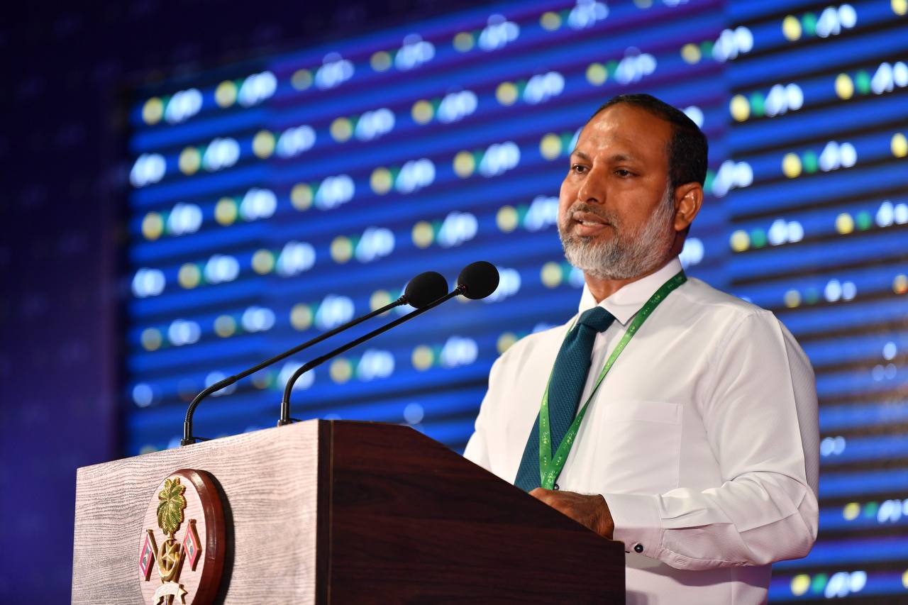 ގޭންގްތަކުގެ ކުރިމަތީ މި ސަރުކާރު ކުޑަކަކޫ ނުޖަހާނެ: އިމްރާން