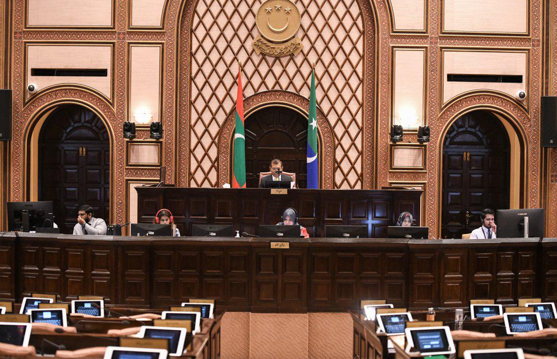 ބަސްނާހާ ވަޒީރުން މަގާމުން ވަކި ކުރުމުގެ ބާރު މެންބަރުންނަށް އޮންނާނެކަން ހަނދާން ކޮށްދެއްވައިފި