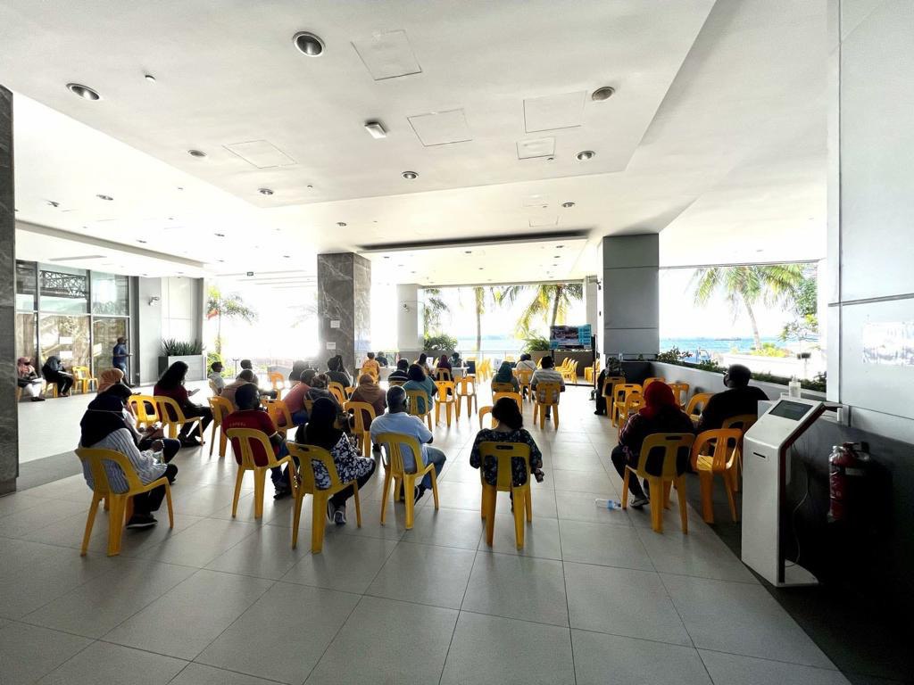 ސިސްޓަމަށް ދިމާވި މައްސަލަ ޙައްލުކޮށް ވެކްސިން ސެންޓަރުގެ ސްޓާފުން މިރޭ އިތުރުކުރާނެ