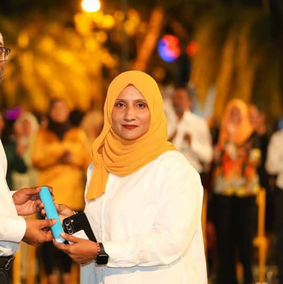 ދުވާފަރު ކައުންސިލް މެމްބަރު ޔަަޝްފާ ފުލުހަށް ހާޒިރުކުރަނީ