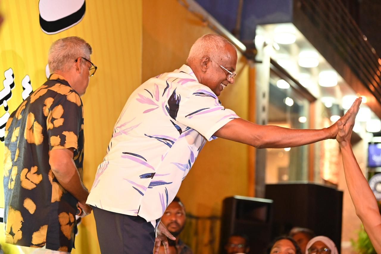 ރައީސް ސޯލިހަށް އެމްޑީޕީގެ ރިޔާސީ ޓިކެޓް ރަސްމީކޮށް ވަނީ ހަވާލުކޮށްފައި: އިބުރޭ