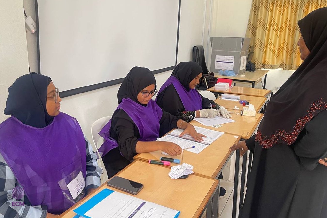 ކައުންސިލް އިންތިޚާބު: 8 ލައްކައަށްވުރެ ގިނަ ކަރުދާސް ޗާޕްކުރަނީ