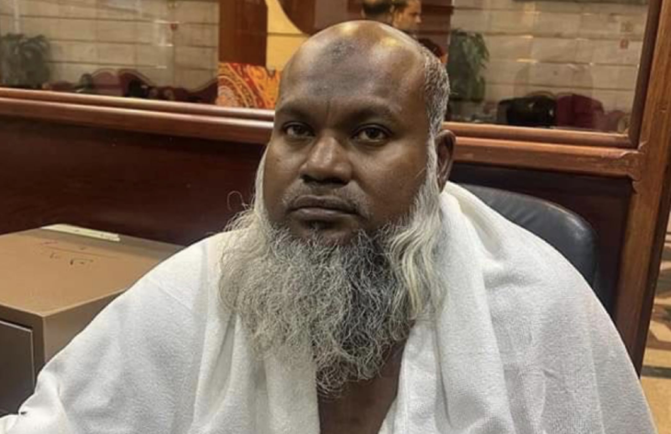 ޢުމްރާވެރިންނަށް އޮޅުވާލި މަޝްޢަރު ގްރޫޕްގެ ވެރިޔާ ފާރިޝް ގޭބަންދަށް ބަދަލުކޮށްފި