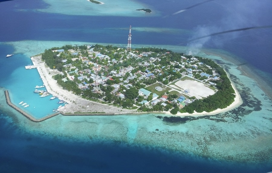 ރަސްދޫގައި ދަގަނޑުބުރިއަކުން މީހަކަށް ހަމަލާދިން ދެ ބިދޭސީން ހައްޔަރުކޮށްފި