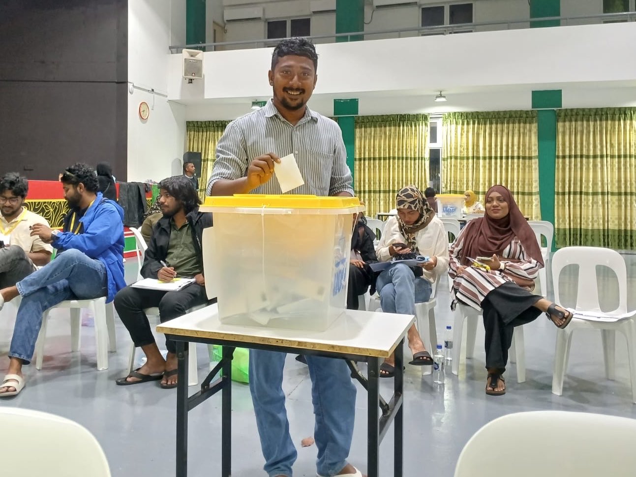 މޫސުން ގޯސްވުމުން އެމްޑީޕީގެ ވޯޓުލުން މިރޭ 9:00 އަށް އިތުރުކޮށްފި