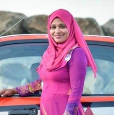 މަޚުލޫފްގެ ދީލަތި އެހީތެރިކަމާއެކު އައިންތުގެ ކާރު މަރާމާތުކޮށް ޓެކްސީ ކުރަން ފަށައިފި