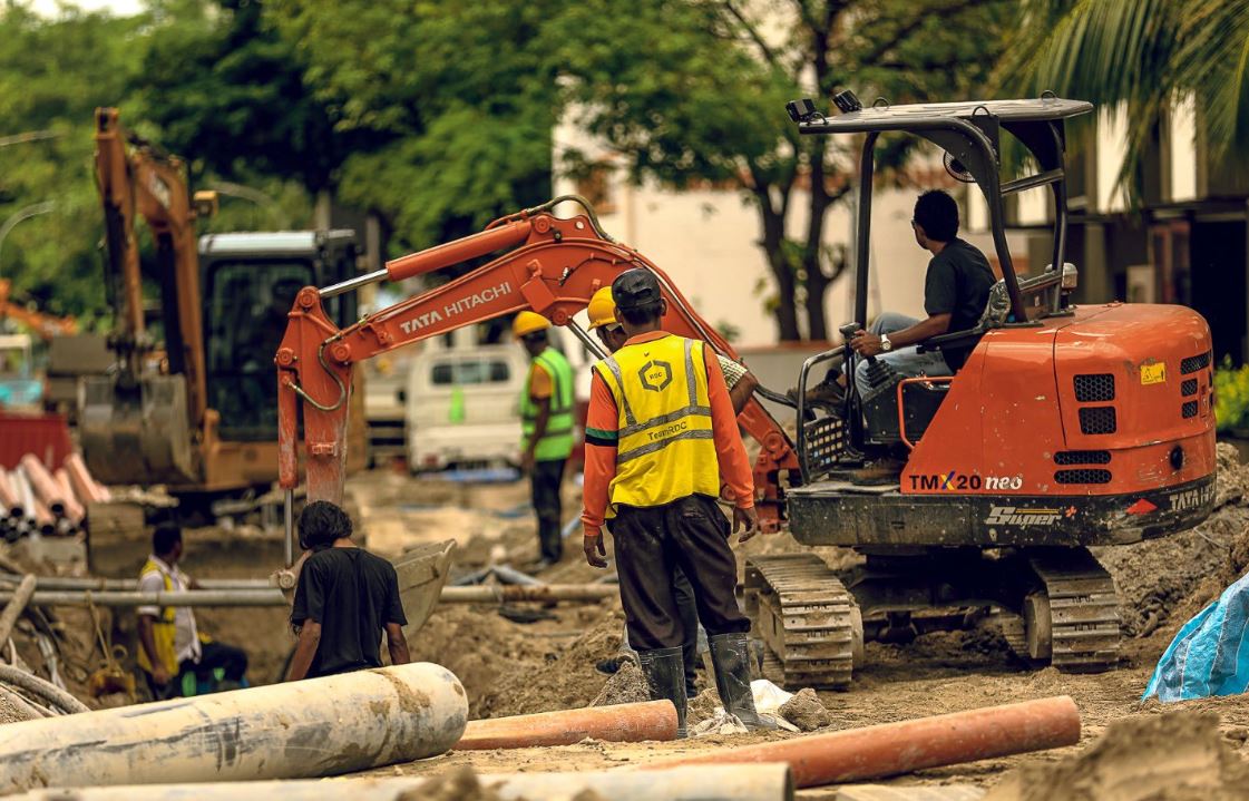 އަމީނީމަގުގެ ބޮޑު ބައެއްގައި ބުރާސްފަތިދުވަހު ތާރު އަޅަން ފަށަނީ