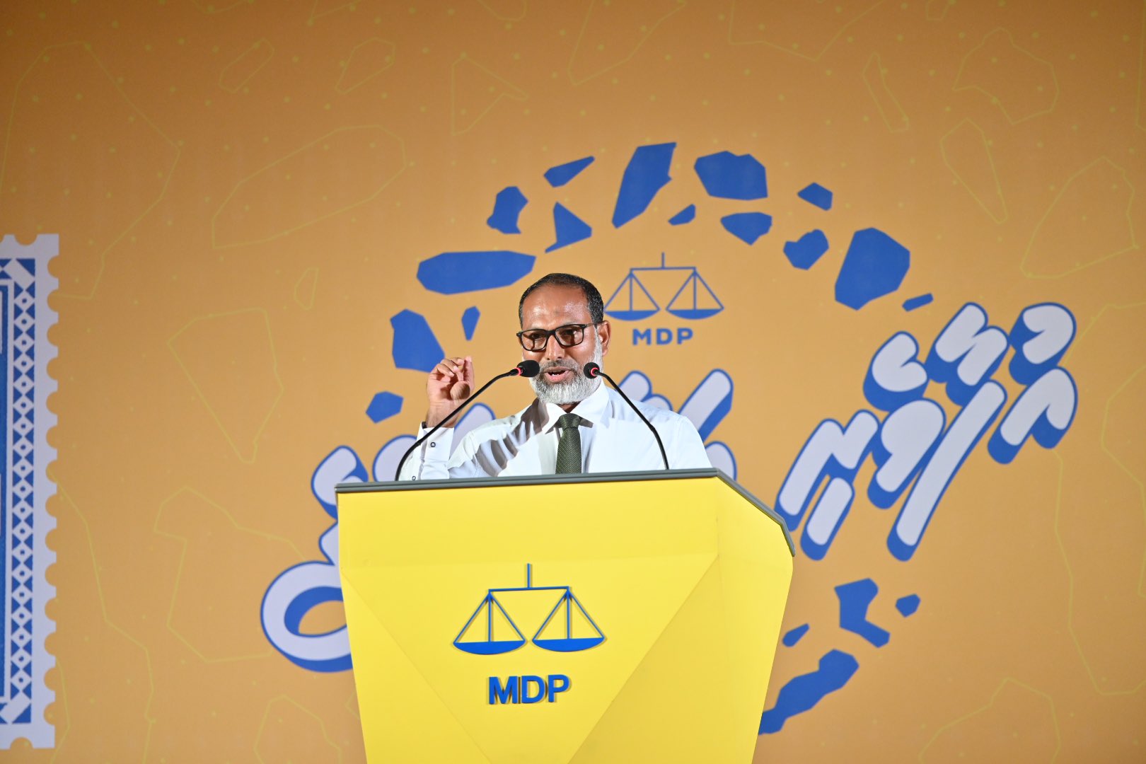 މުއިއްޒު ވެރިކަމަށް ހޮވިއްޖެނަމަ މުއިއްޒު ނޫނީ ޔާމީން އޮންނާނީ ފަސްއަހަރު ޖަލުގައި: އިމްރާން