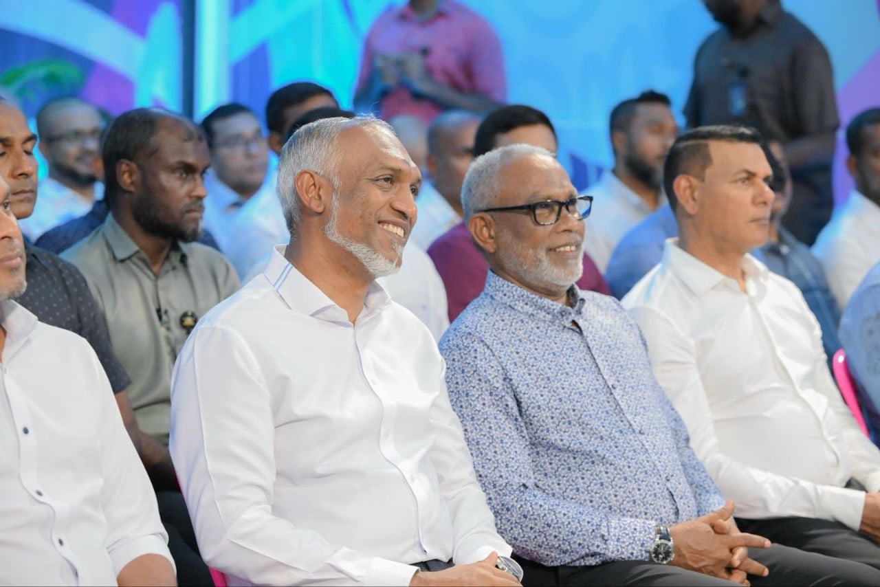 ރައީސް މުޢިއްޒާއި ޢަބްދުއްރަޙީމަށް އެމްއެމްޕީއާރުސީ ޚިޔާނާތުގެ ފައިސާ ލިބުނުކަމަށް ބުނެ ފަތުރަނީ ފޭކު ރިޕޯޓެއް: ފުލުހުން
