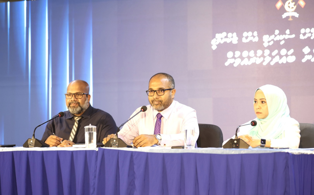 ފަސް އަހަރު ނިމޭއިރު ހުރިހާ ފުލުހުންނަށް ބޮޑީވޯން ކެމެރާ ލިބޭނެ: ހޯމް މިނިސްޓަރ